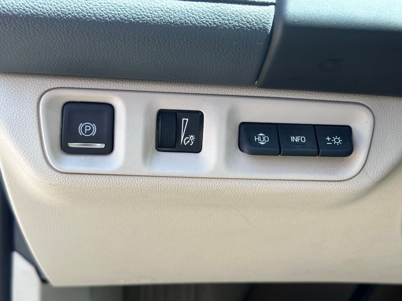 Used 2021 GMC Acadia Denali AWD/4WD image 30