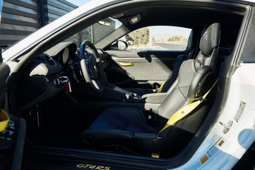 Used 2025 Porsche 718 Cayman GT4 RS w/ Weissach Package image 28