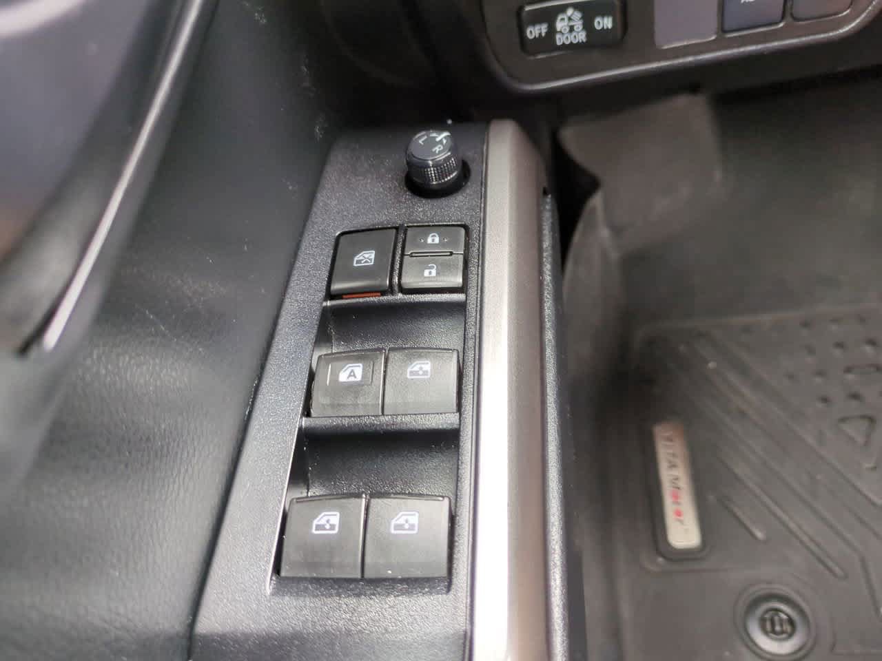Used 2019 Toyota Tacoma SR5 RWD image 21