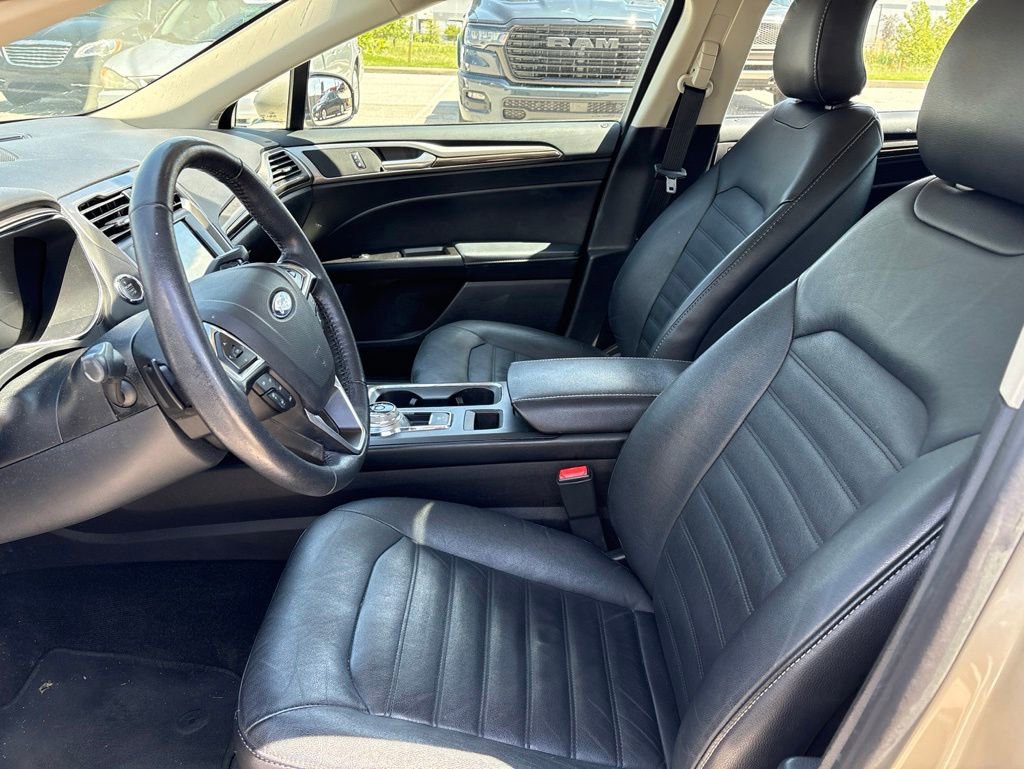 Used 2017 Ford Fusion SE w/ Fusion SE Technology Package AWD/4WD image 7