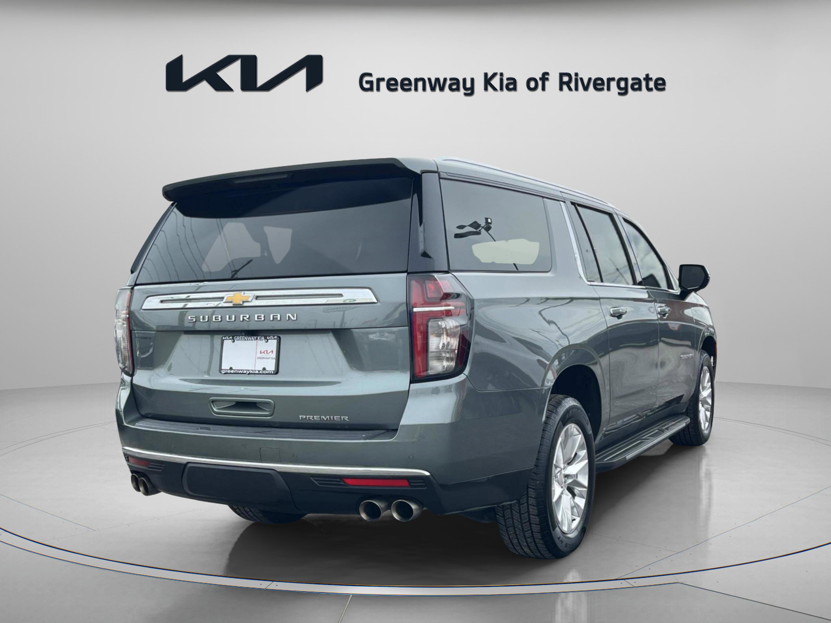 Used 2023 Chevrolet Suburban Premier AWD/4WD image 7