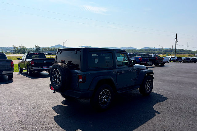 Used 2024 Jeep Wrangler Sport AWD/4WD image 15
