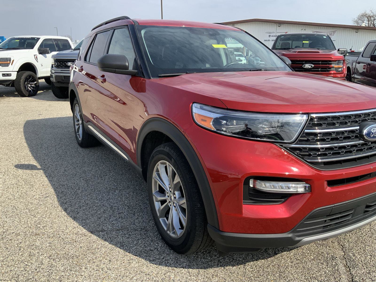 Used 2022 Ford Explorer XLT w/ Equipment Group 202A image 16