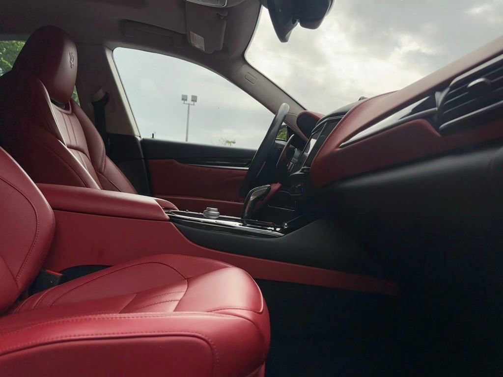 Used 2023 Maserati Levante Modena image 37