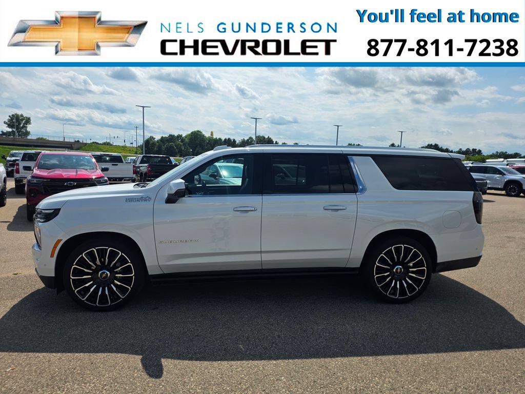 Certified 2025 Chevrolet Suburban High Country AWD/4WD image 4