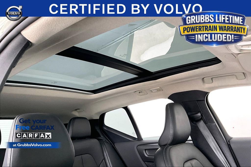Certified 2025 Volvo XC40 B5 Plus AWD/4WD image 22