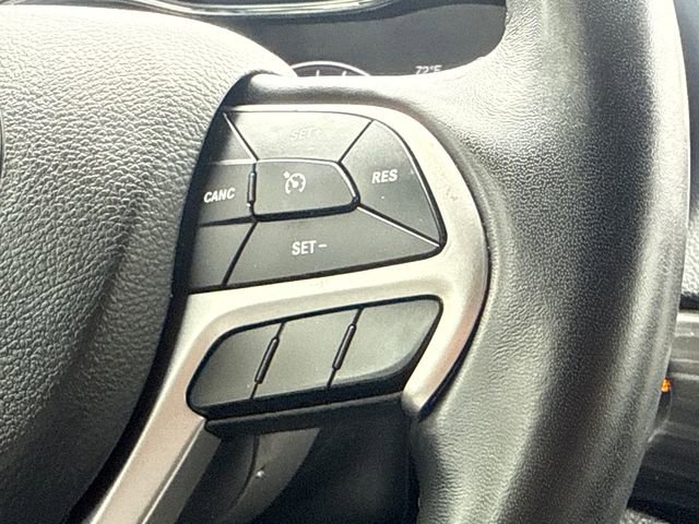 Used 2021 Jeep Grand Cherokee Laredo X image 27