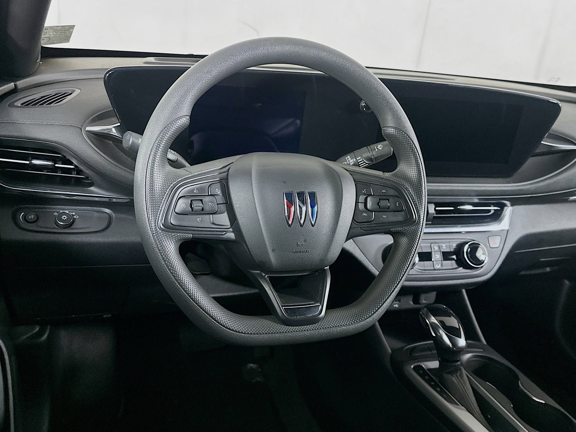 Used 2025 Buick Envista Preferred FWD image 18