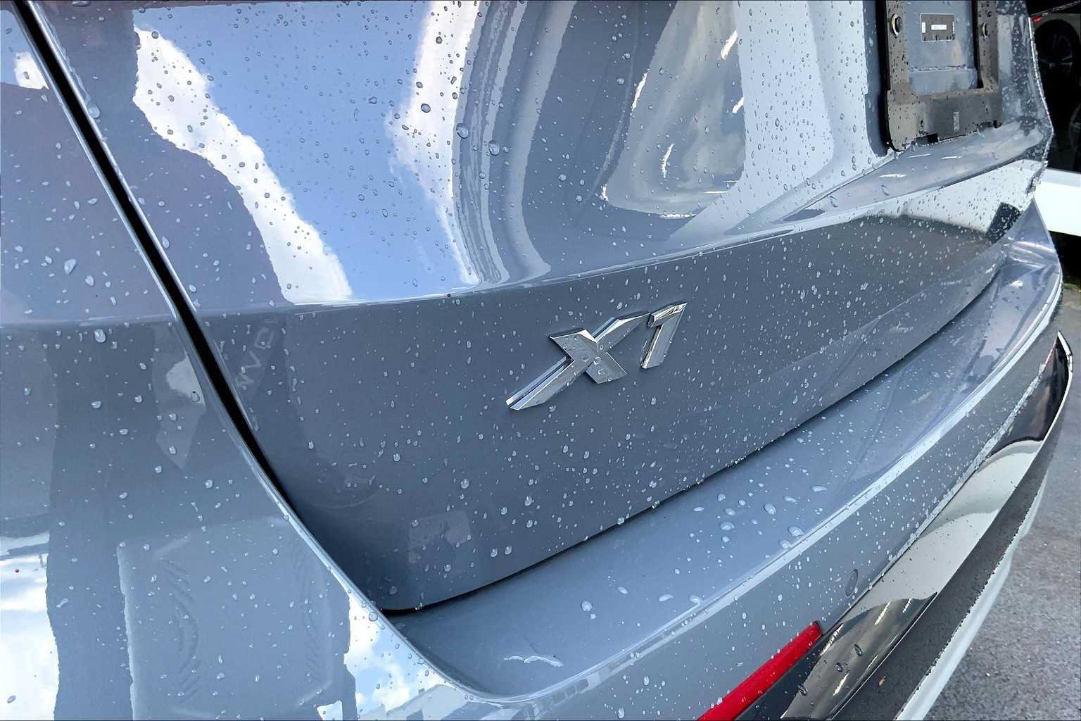 Used 2024 BMW X1 xDrive28i AWD/4WD image 9