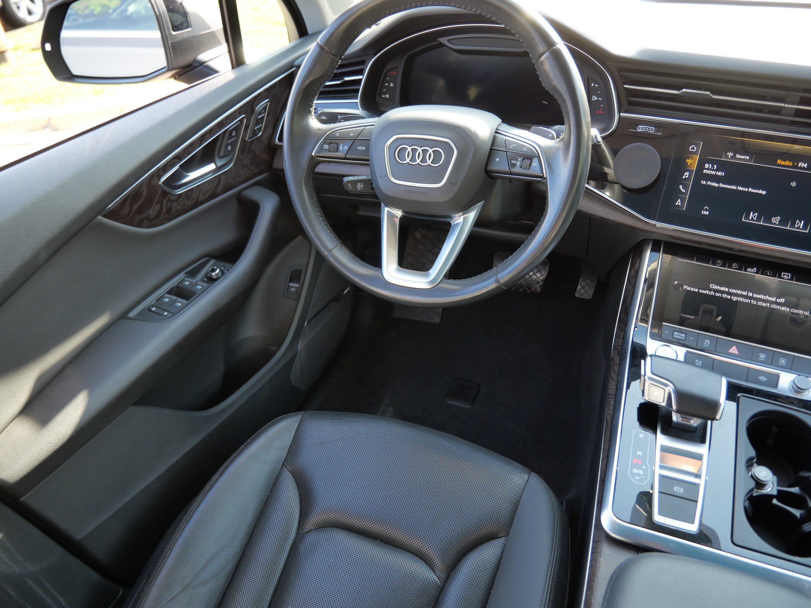 Used 2020 Audi Q7 3.0T Premium Plus w/ Premium Plus Package AWD/4WD image 9
