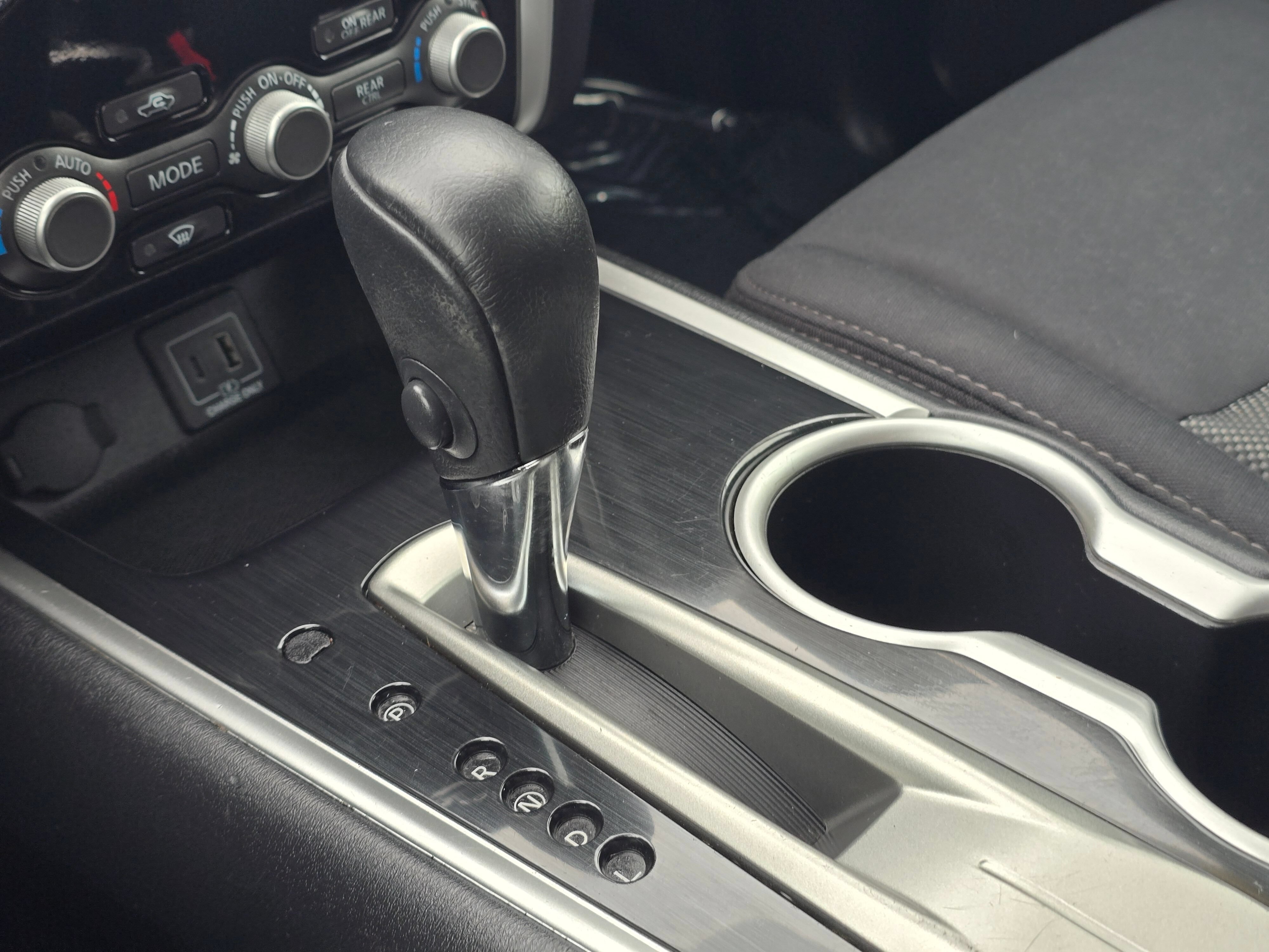 Used 2019 Nissan Pathfinder SV FWD image 29