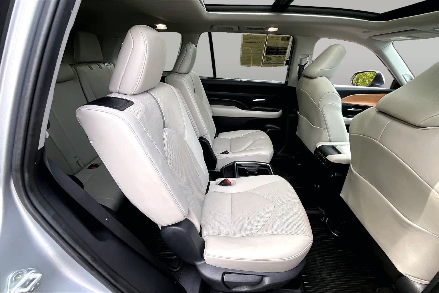 Certified 2024 Toyota Grand Highlander AWD image 19