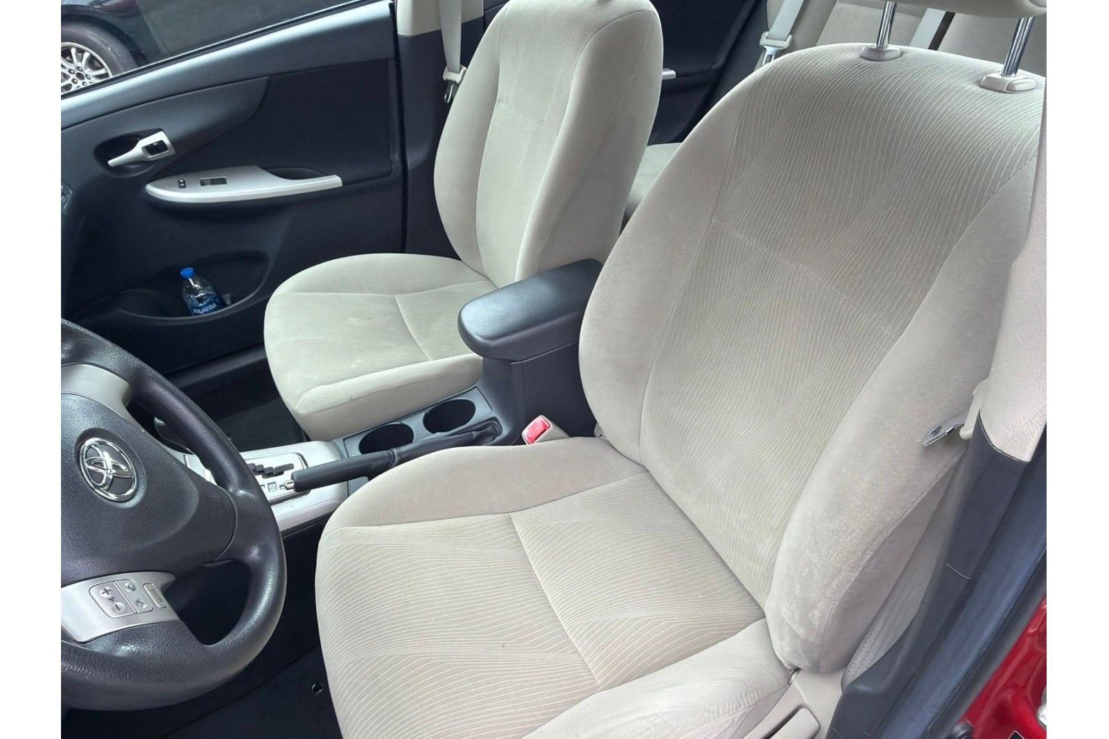 Used 2013 Toyota Corolla LE FWD image 8