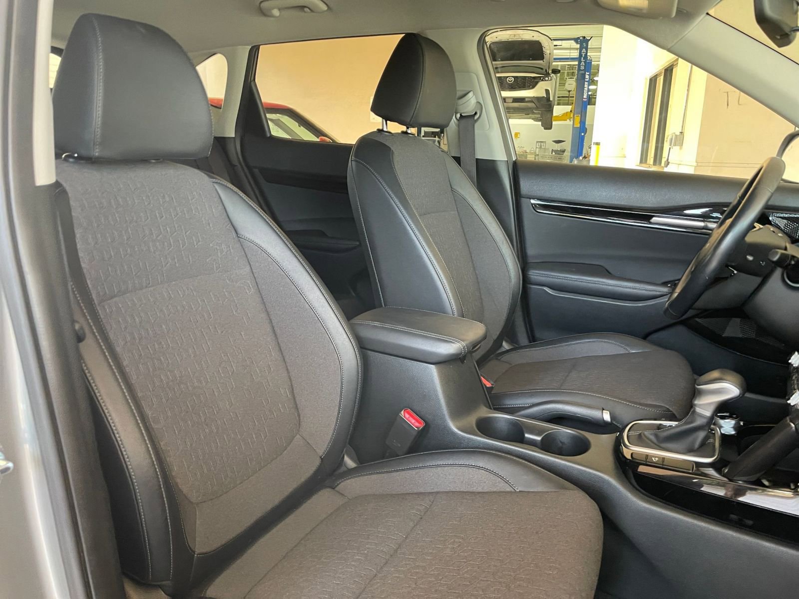 Used 2025 Kia Seltos S FWD image 32