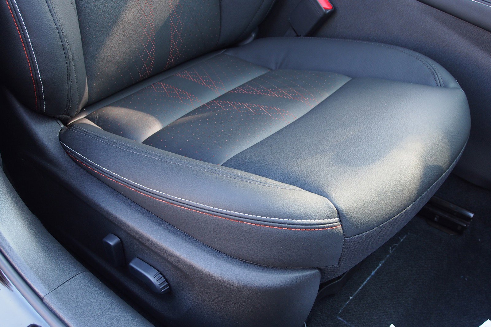 New 2026 Nissan Altima 2.5 SR w/ SR Premium Package FWD image 12