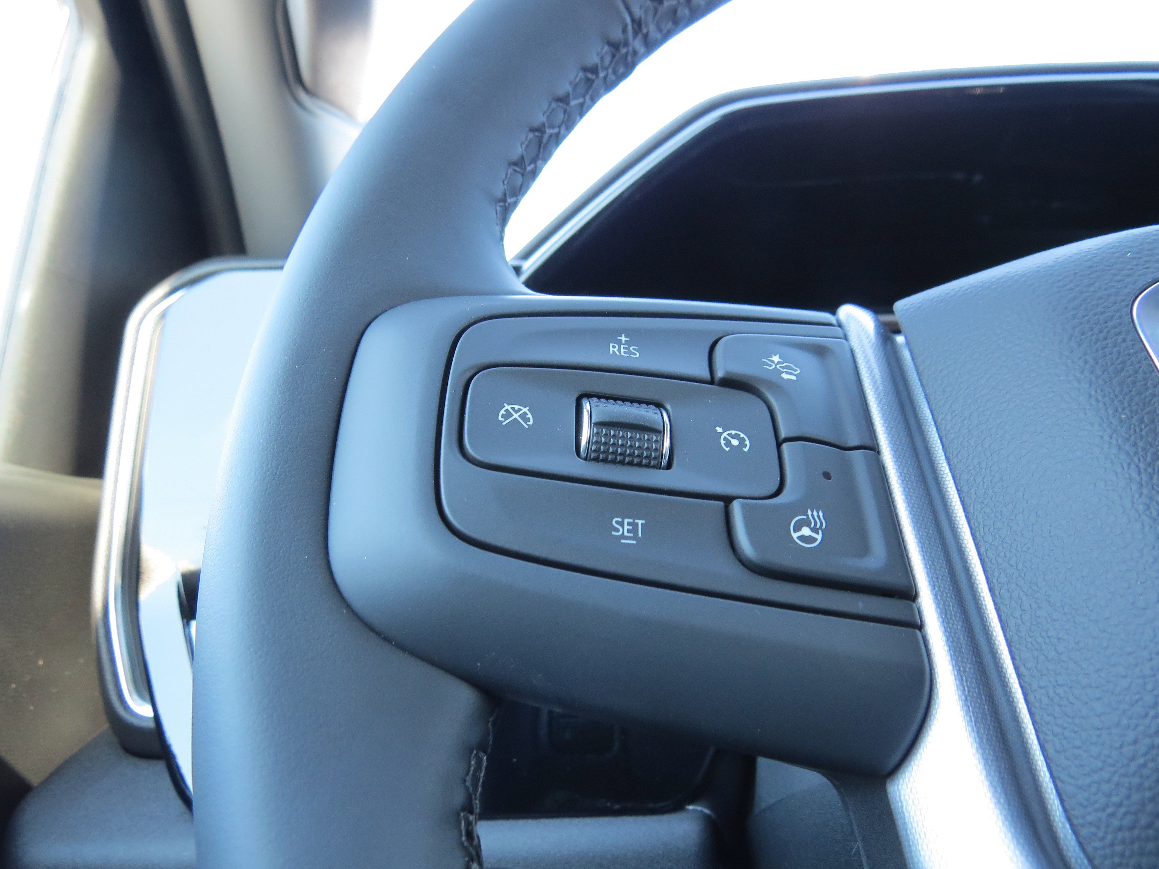 New 2026 GMC Sierra 1500 SLE image 17