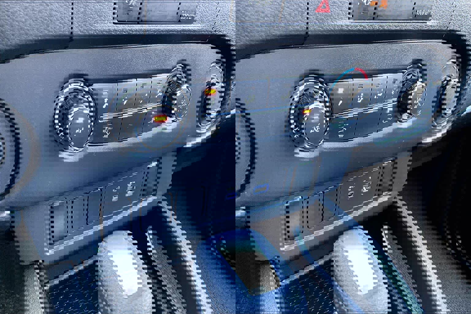 Used 2024 Nissan Frontier S image 33