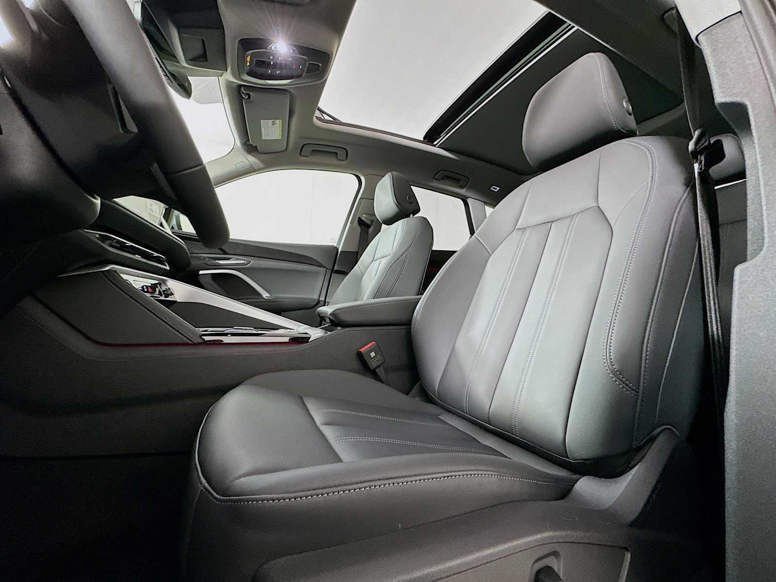 New 2025 Audi Q5 Premium image 18