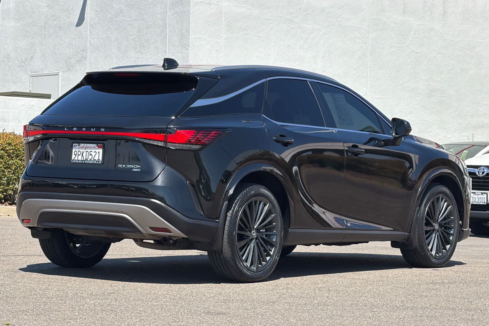 Used 2024 Lexus RX 350h w/ Convenience Package AWD/4WD image 2