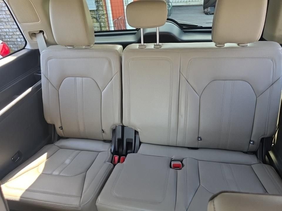 Used 2021 Ford Expedition Limited AWD/4WD image 12