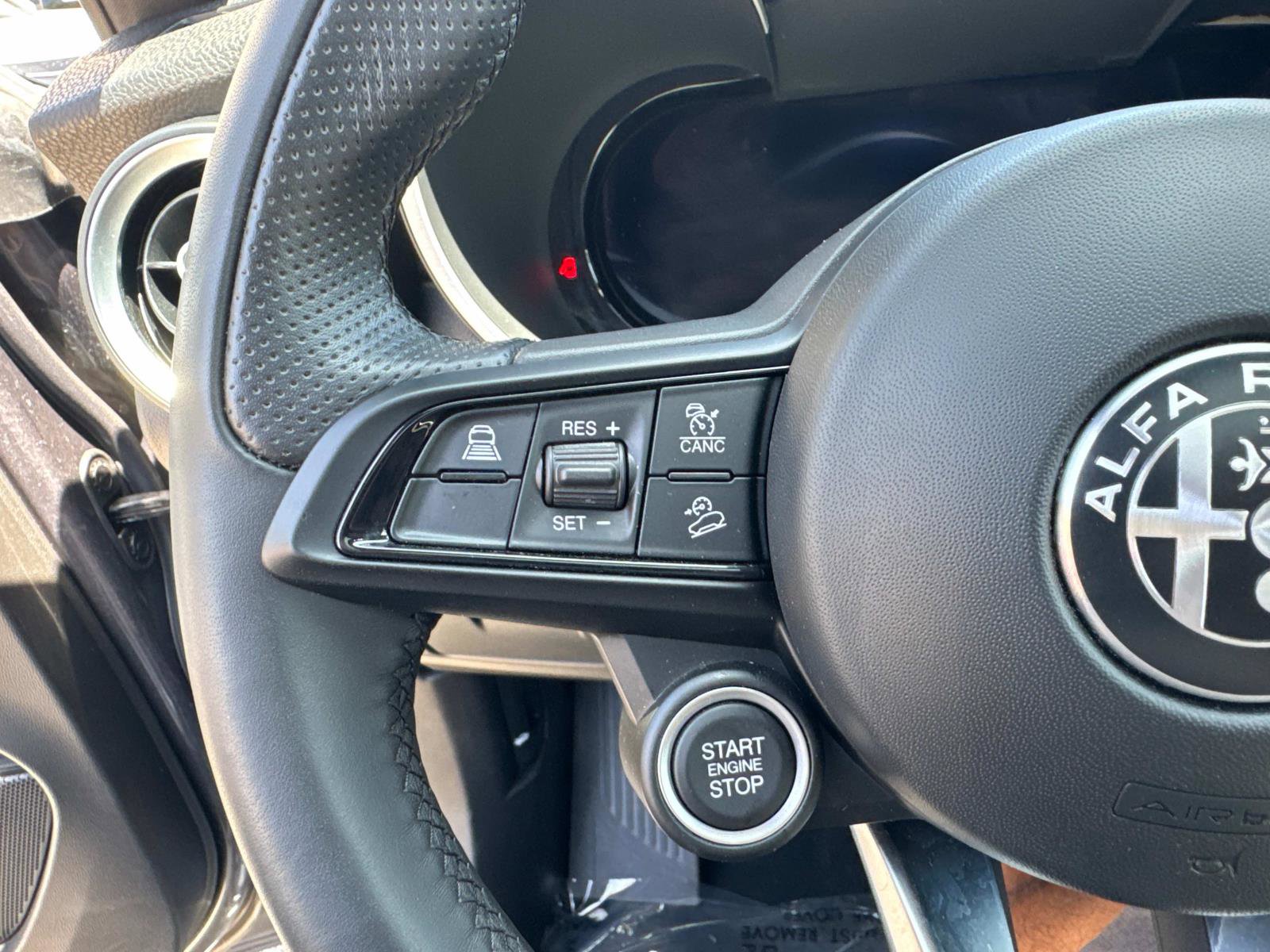 Used 2024 Alfa Romeo Stelvio Ti image 18