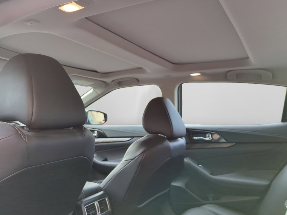 Used 2017 Nissan Maxima Platinum FWD image 16