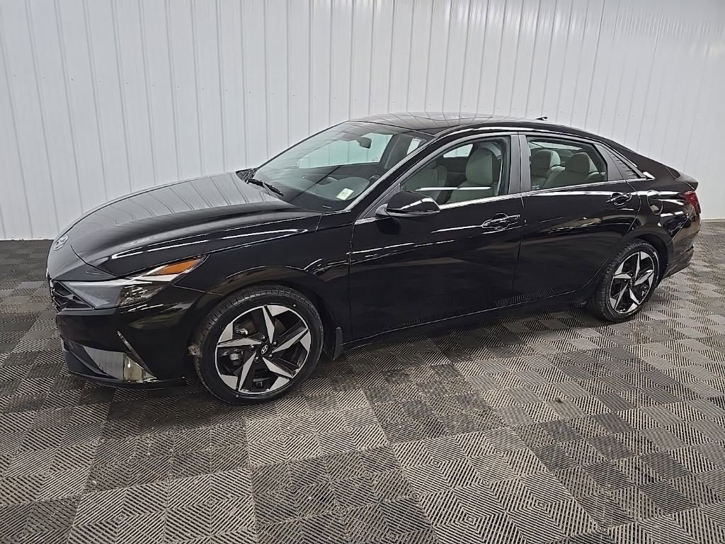Used 2023 Hyundai Elantra Limited FWD image 31