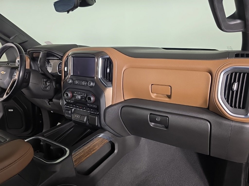 Used 2022 Chevrolet Silverado 1500 High Country w/ Technology Package image 46