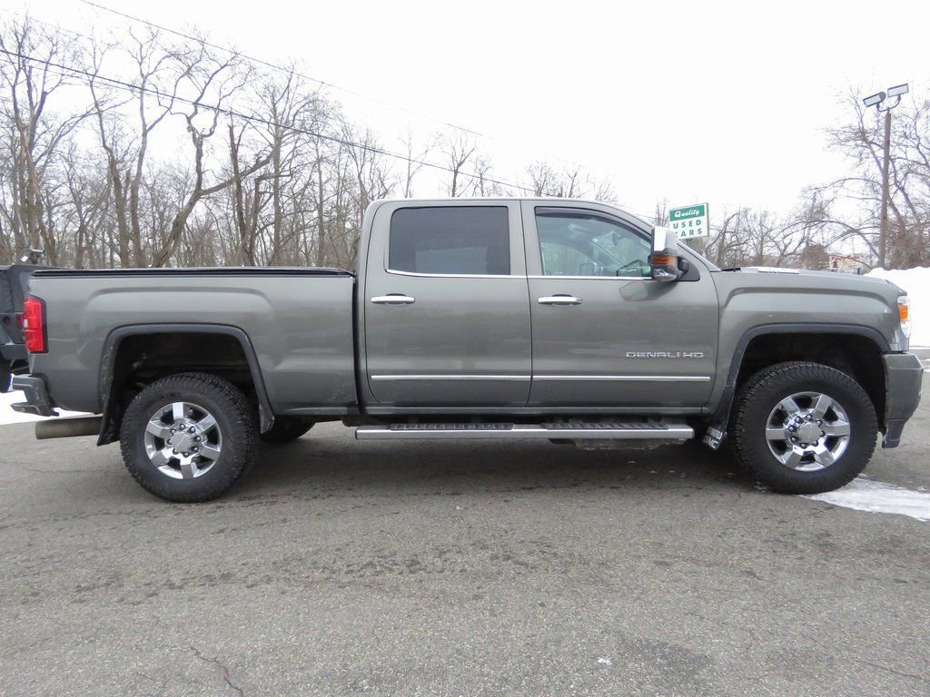 Used 2017 GMC Sierra 3500 Denali w/ Duramax Plus Package image 4