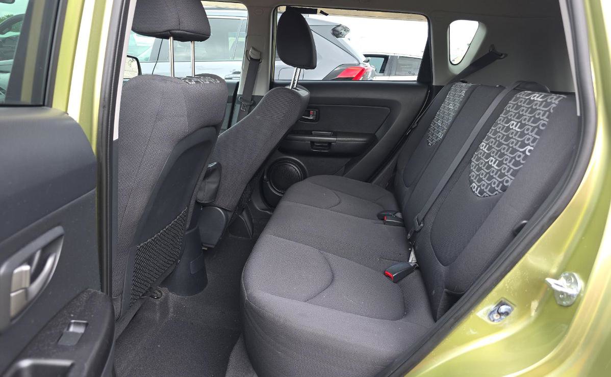Used 2011 Kia Soul + image 12