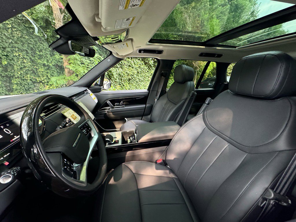 New 2025 Land Rover Range Rover SE image 5