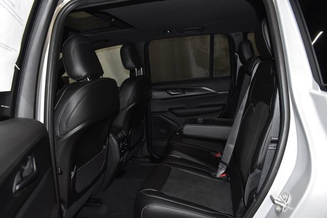 New 2025 Jeep Grand Cherokee Altitude image 27