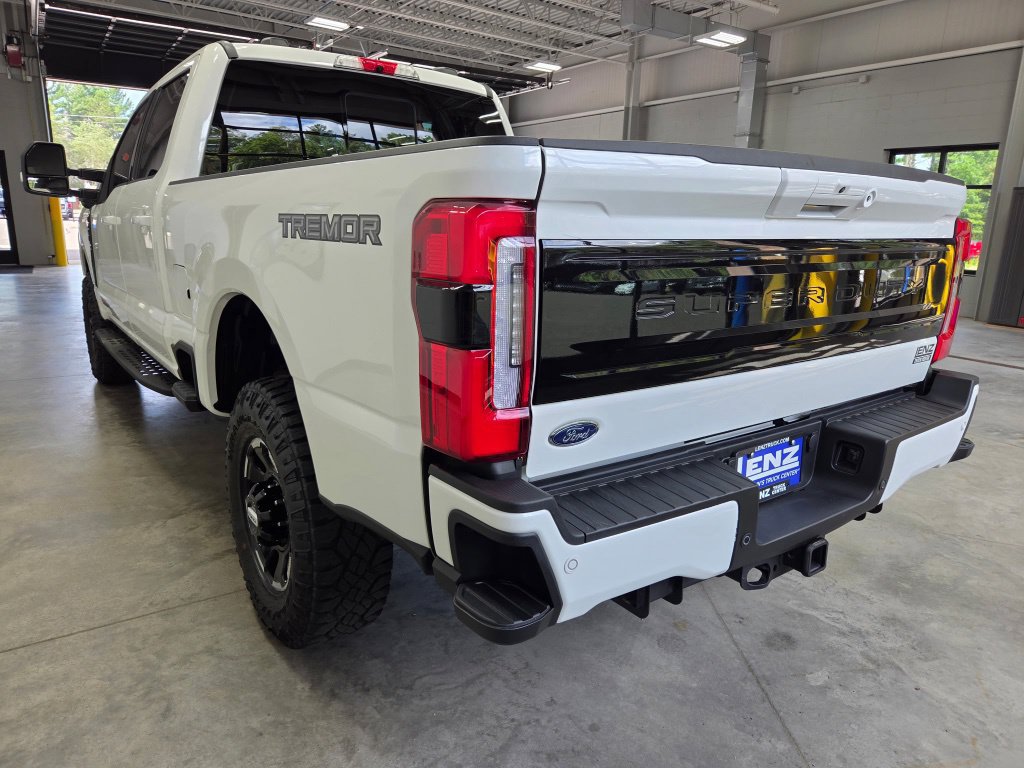 Used 2025 Ford F250 4x4 Crew Cab Super Duty image 6