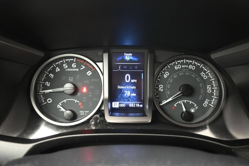 Used 2020 Toyota Tacoma TRD Off-Road w/ Technology Package AWD/4WD image 15