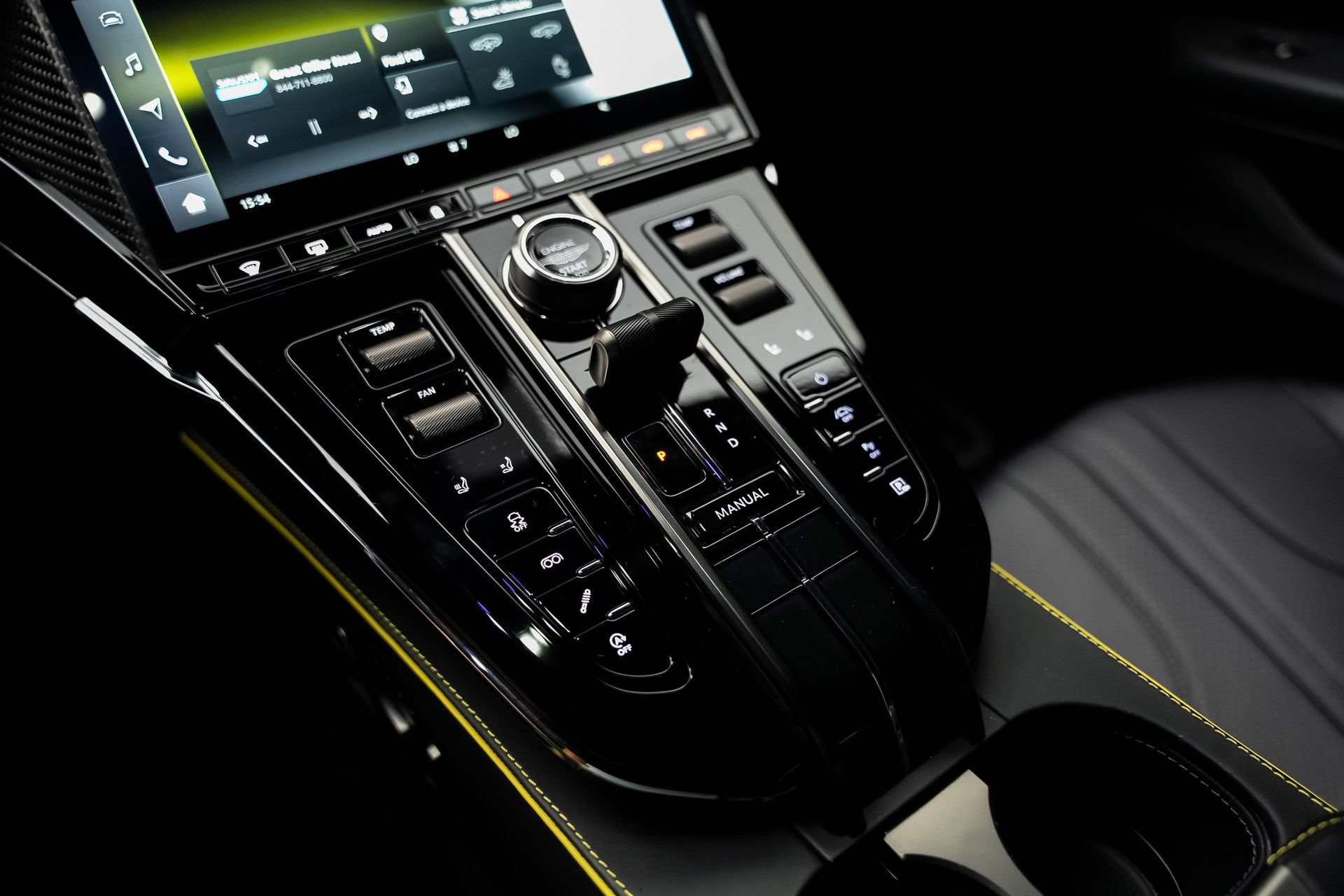 Used 2025 Aston Martin V8 Vantage Coupe RWD image 49