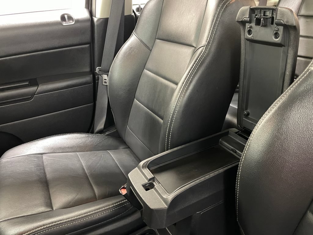 Used 2017 Jeep Patriot High Altitude AWD/4WD image 27