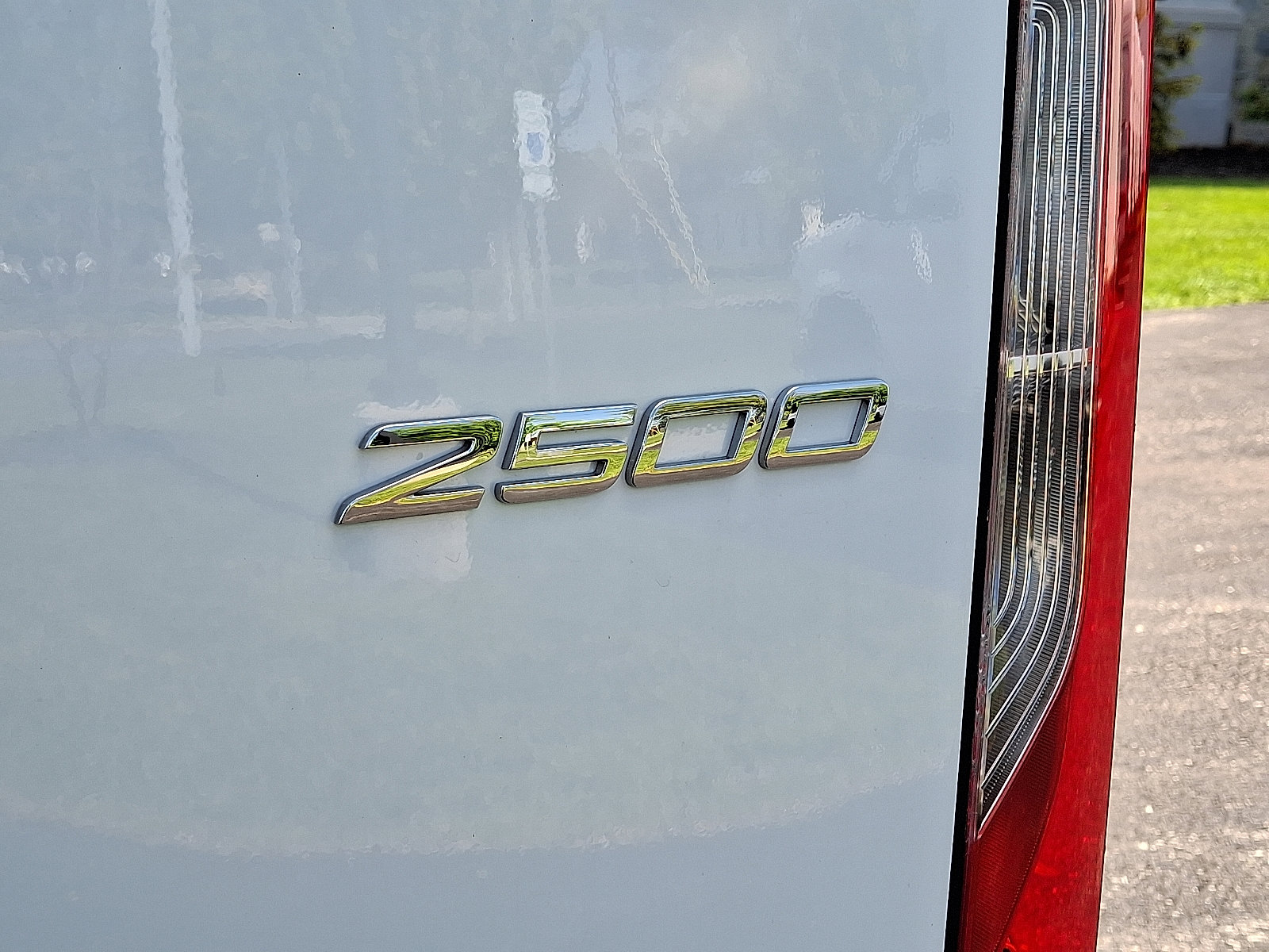 Used 2025 Mercedes-Benz Sprinter 2500 image 30