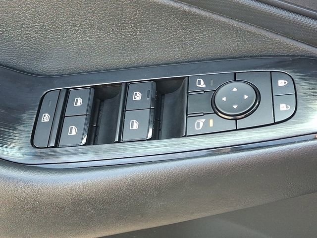 Used 2024 Nissan Rogue S image 27