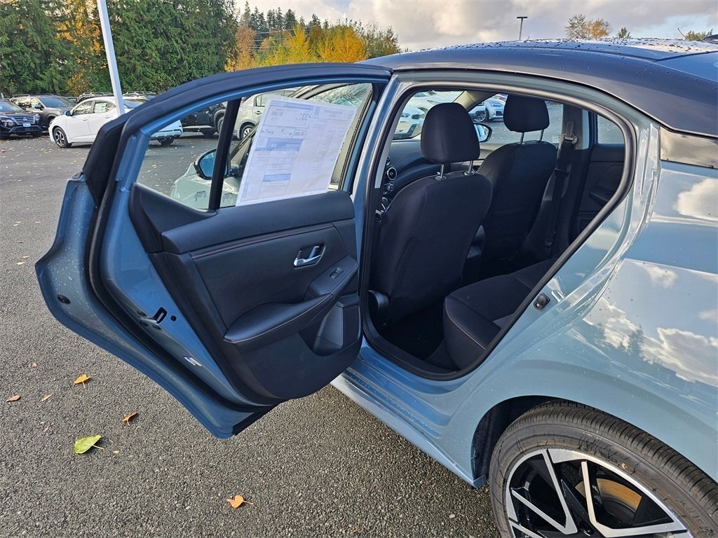 New 2025 Nissan Sentra SR image 19