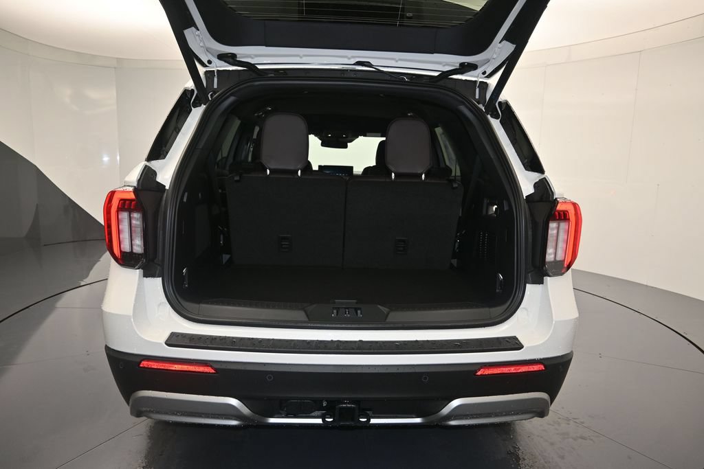 New 2026 Ford Explorer Platinum RWD image 25