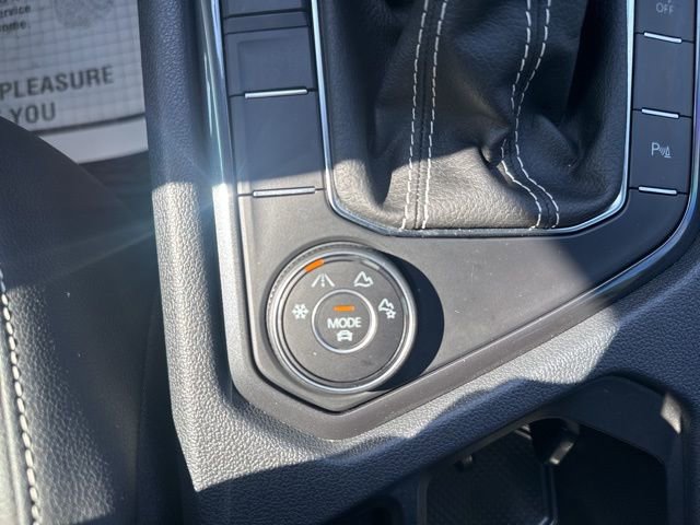 Used 2024 Volkswagen Tiguan SE R-Line AWD/4WD image 20