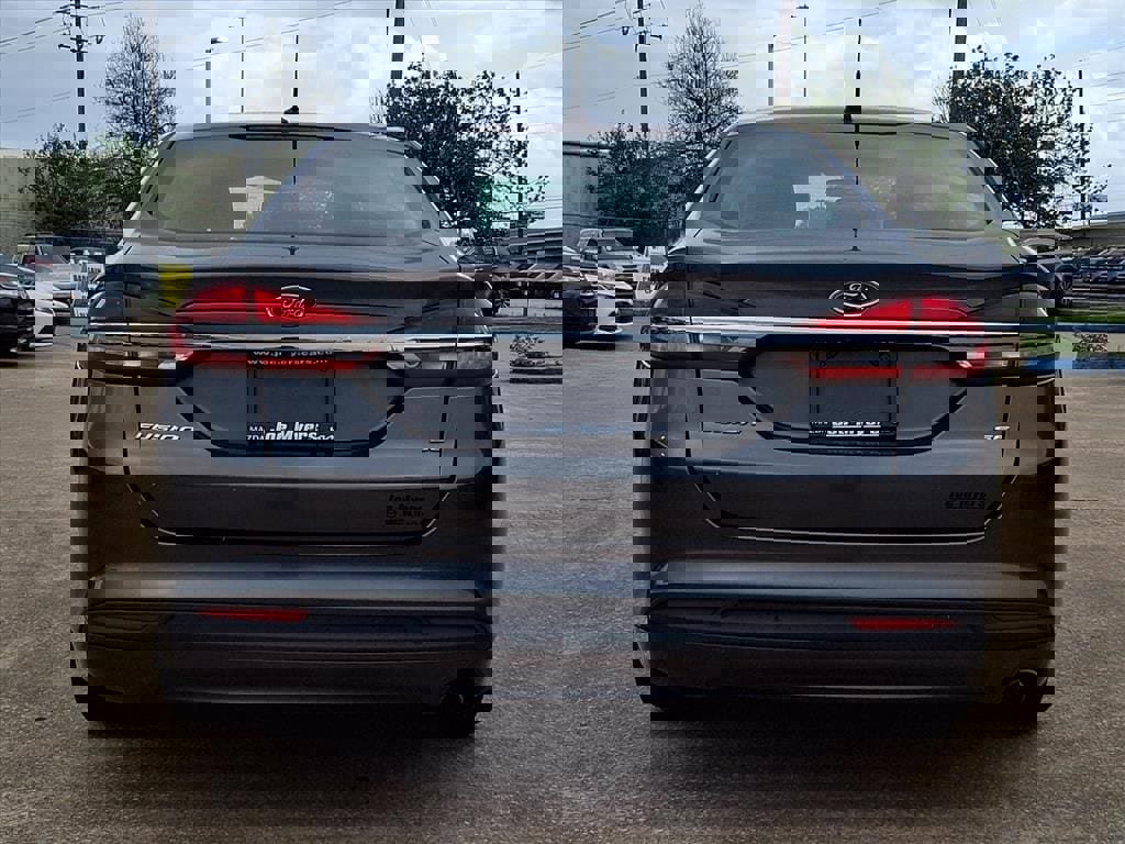 Used 2017 Ford Fusion SE image 7