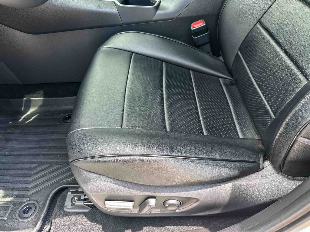 Certified 2024 Toyota RAV4 SE w/ Convenience Package AWD/4WD image 15