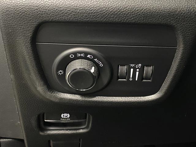 New 2026 Jeep Grand Cherokee Altitude image 26