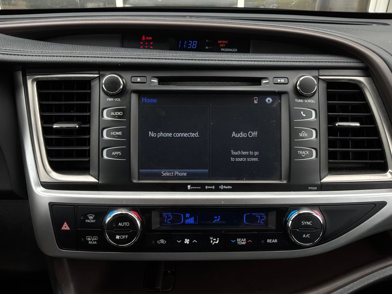 Used 2017 Toyota Highlander Plus FWD image 23