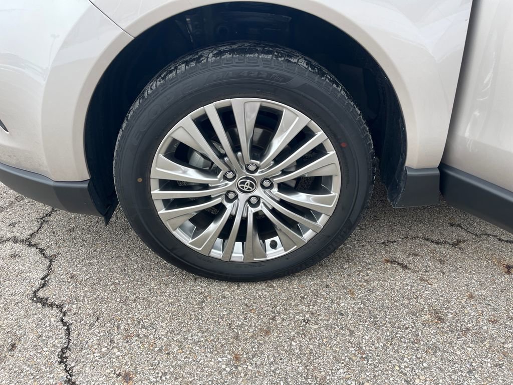 Certified 2023 Toyota Venza Limited image 26