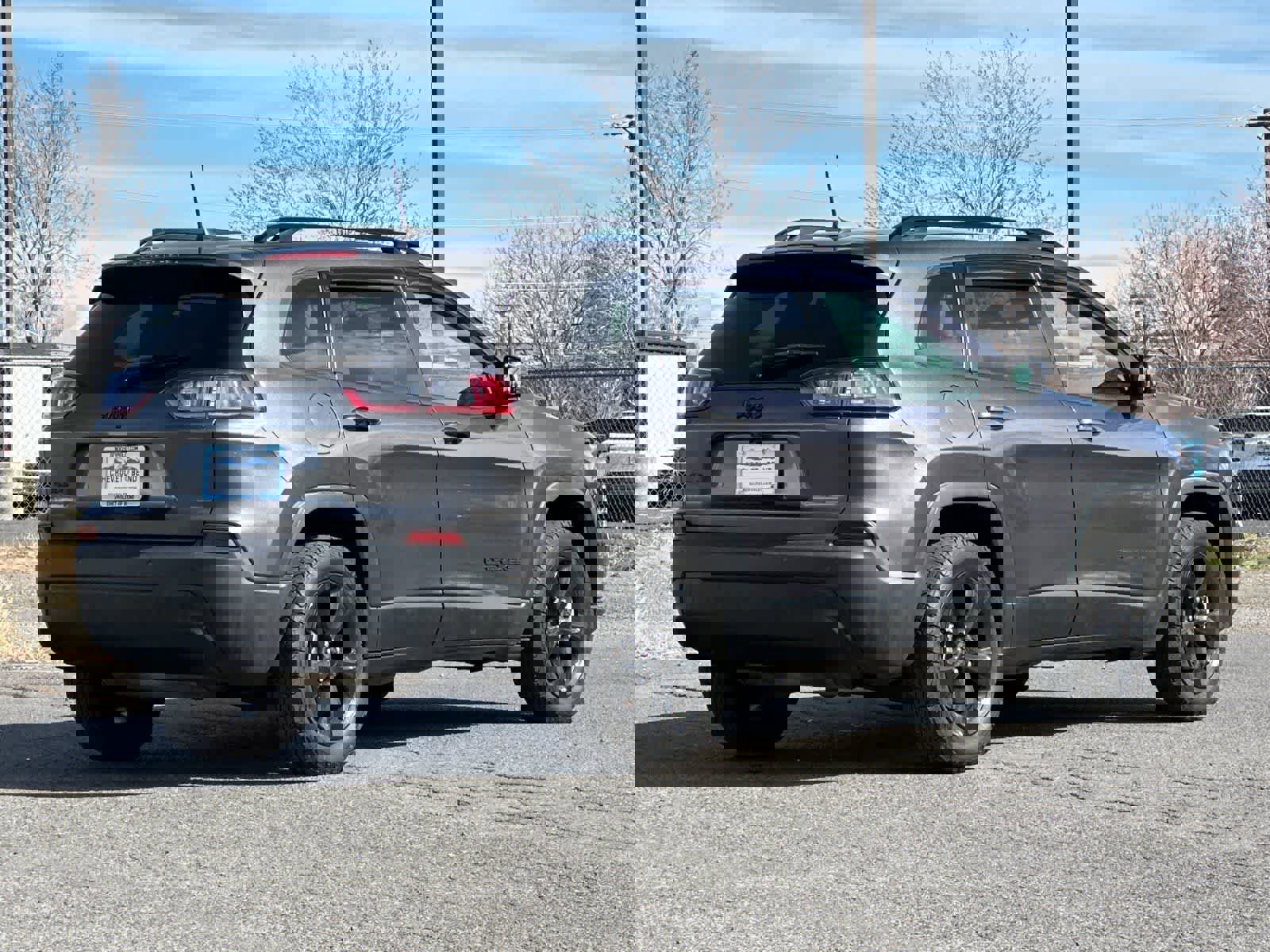 Used 2020 Jeep Cherokee Latitude Plus image 2