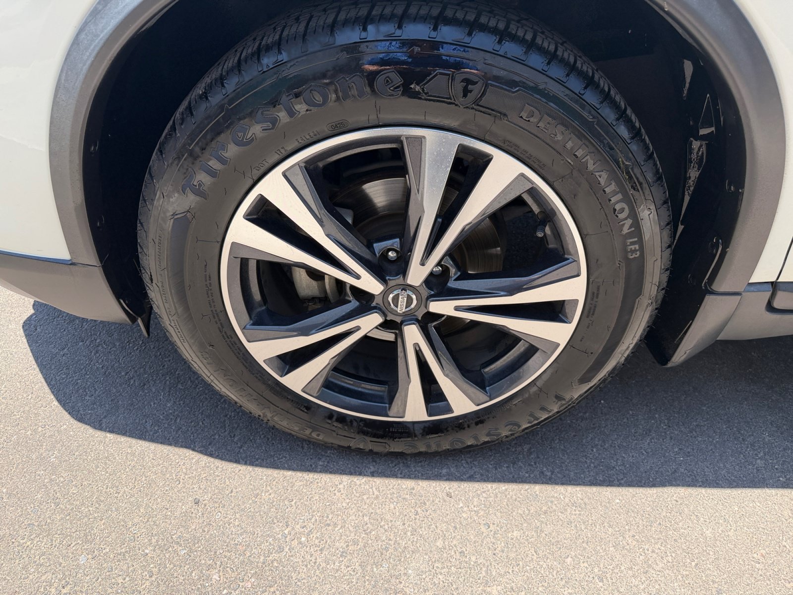 Used 2017 Nissan Rogue SL w/ SL Premium Package FWD image 11