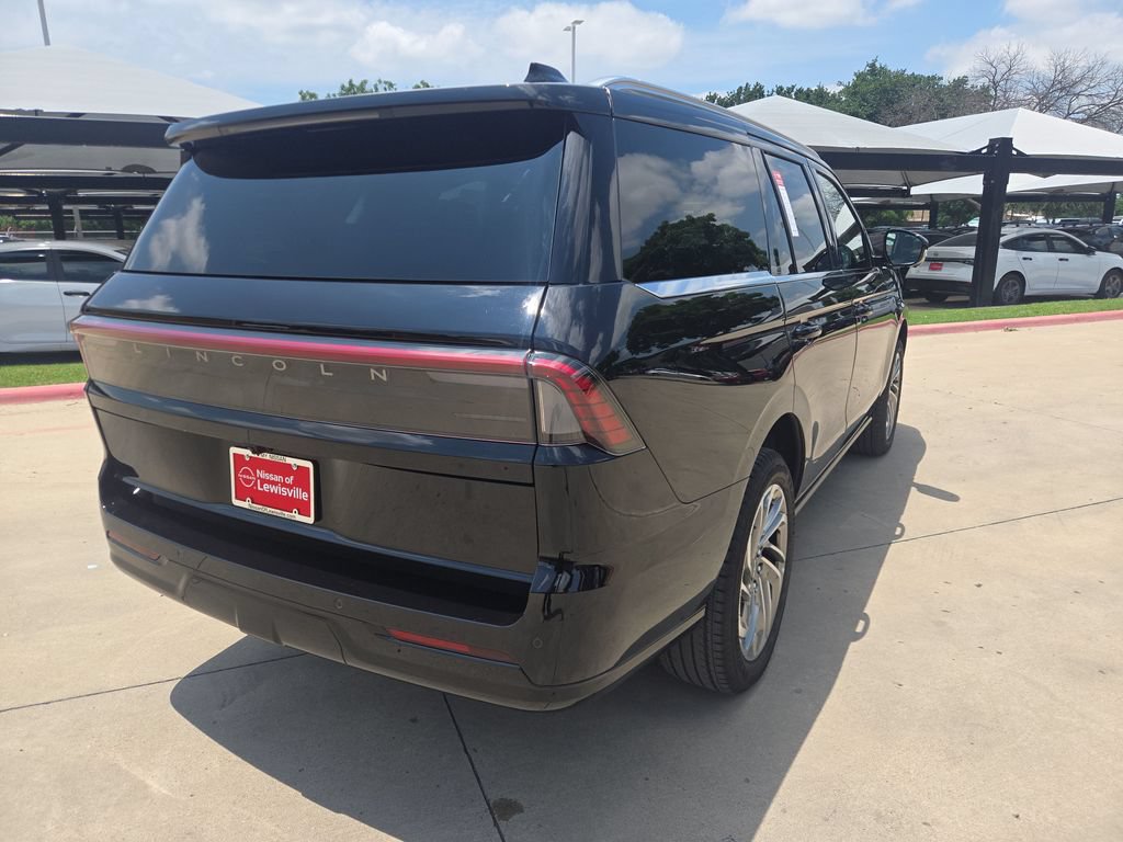 Used 2026 Lincoln Navigator Reserve AWD/4WD image 5