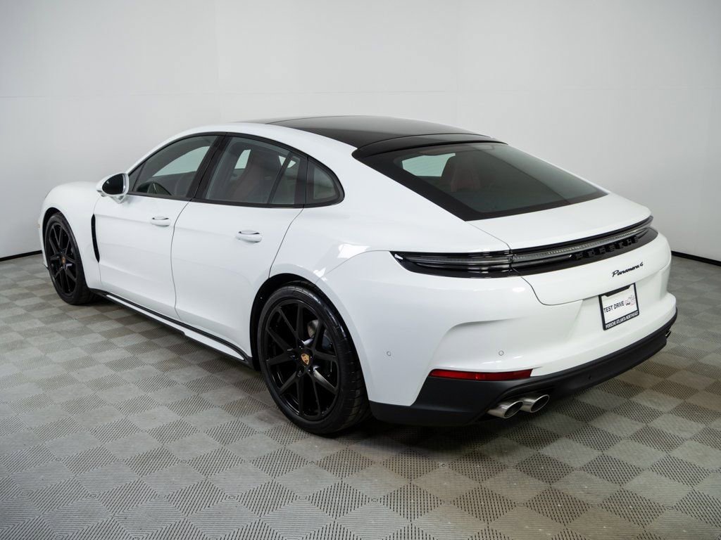 New 2026 Porsche Panamera 4 image 3